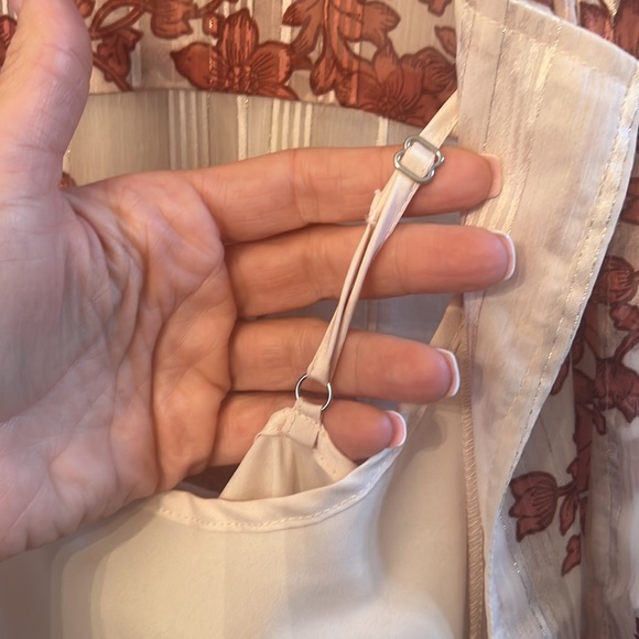 Beautiful flowy summer floral dress size 6 - Picture 11 of 14